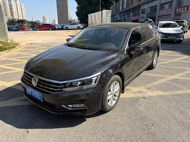 VOLKSWAGEN PASSAT 2018