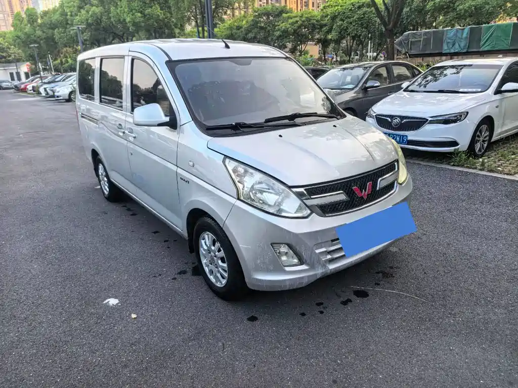 Wuling Rongguang V — миниатюра 3