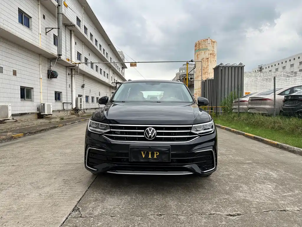 Volkswagen Tiguan L — миниатюра 2