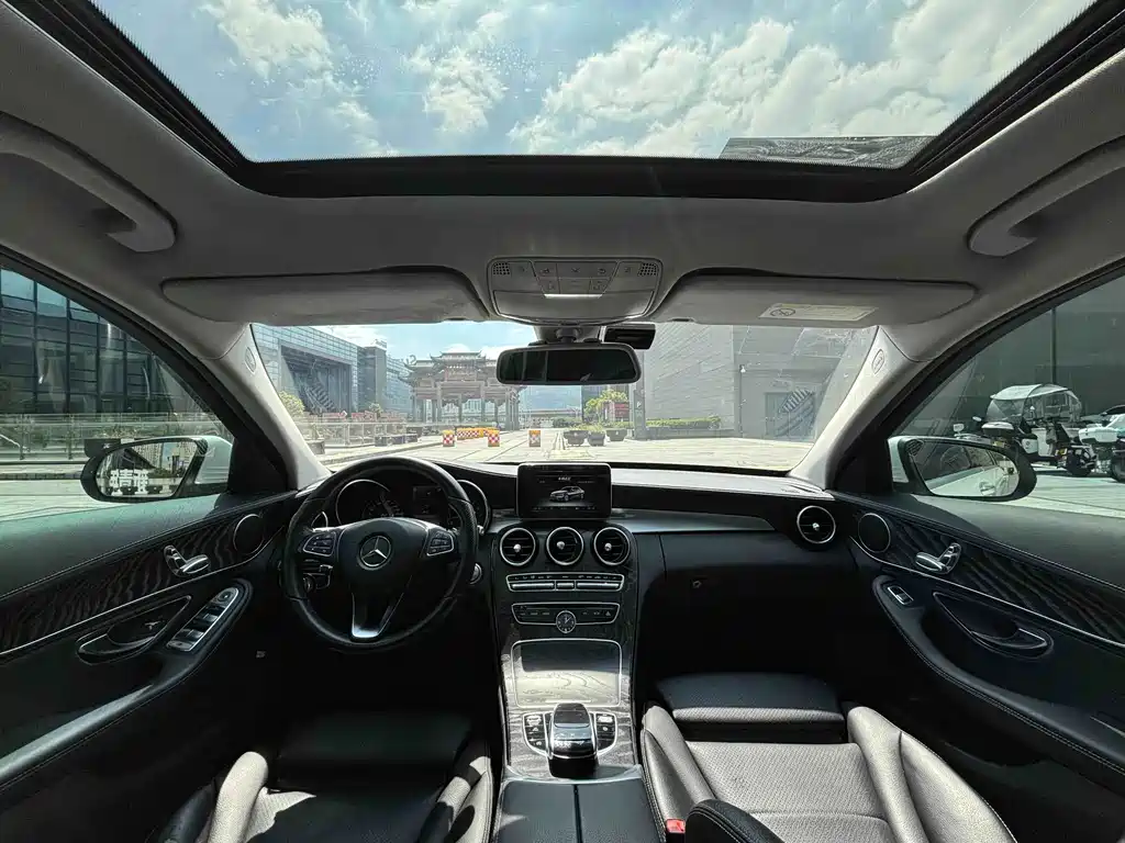 Mercedes-Benz C-Class — миниатюра 10