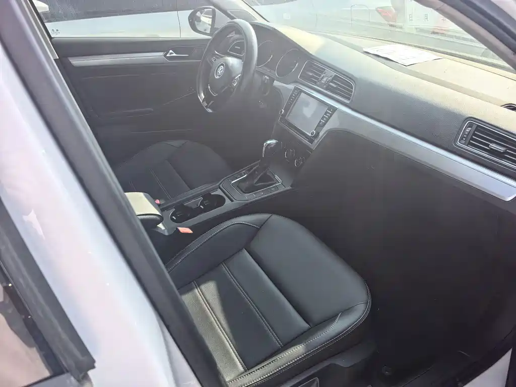 Volkswagen Lamando — миниатюра 7