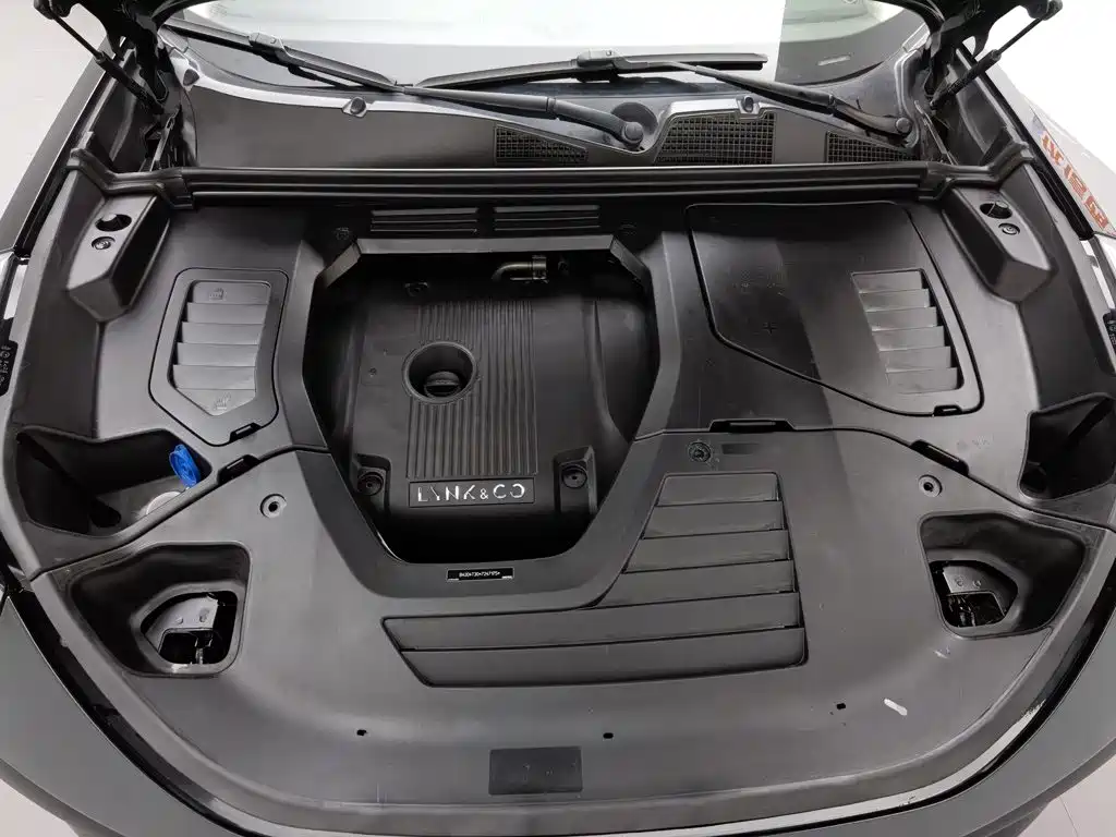 Lynk & Co 01 2017 2.0T Pro