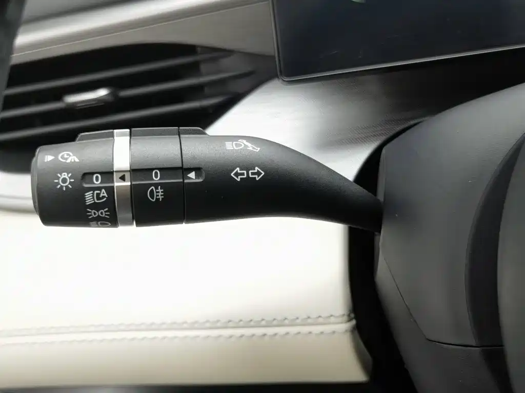 BYD Seal 05 DM-i — миниатюра 21