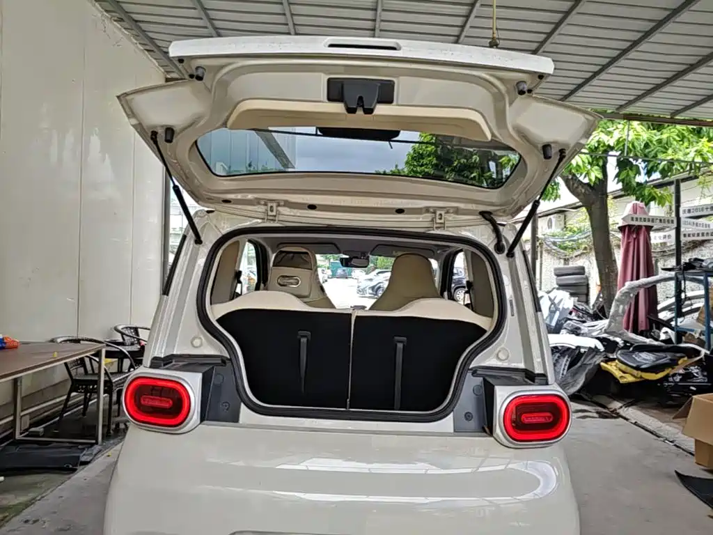 Wuling MINIEV — миниатюра 19