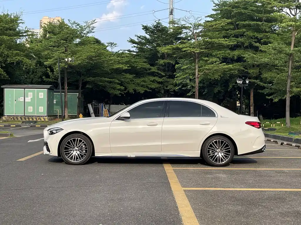Mercedes-Benz C-Class — миниатюра 13