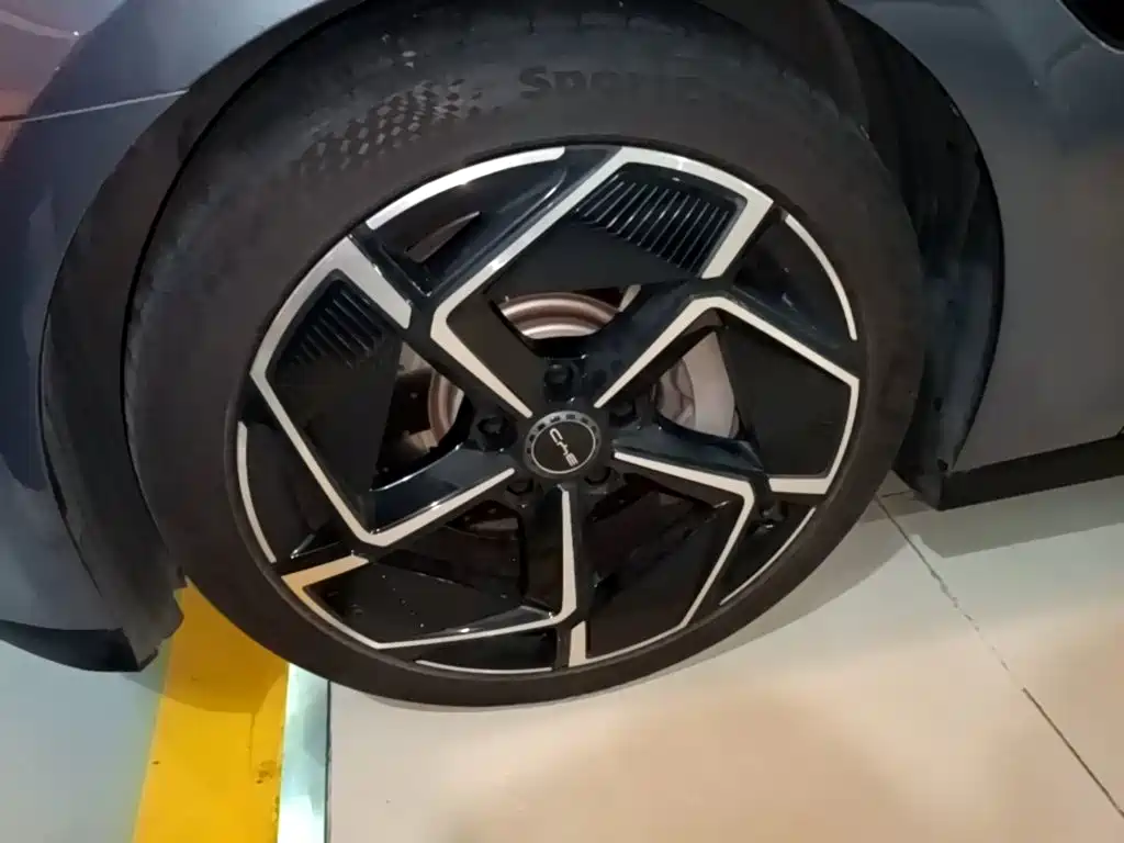 BYD Seal — миниатюра 25