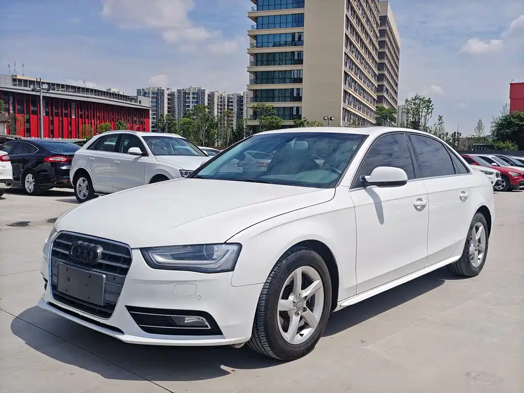 Audi A4L 2012
