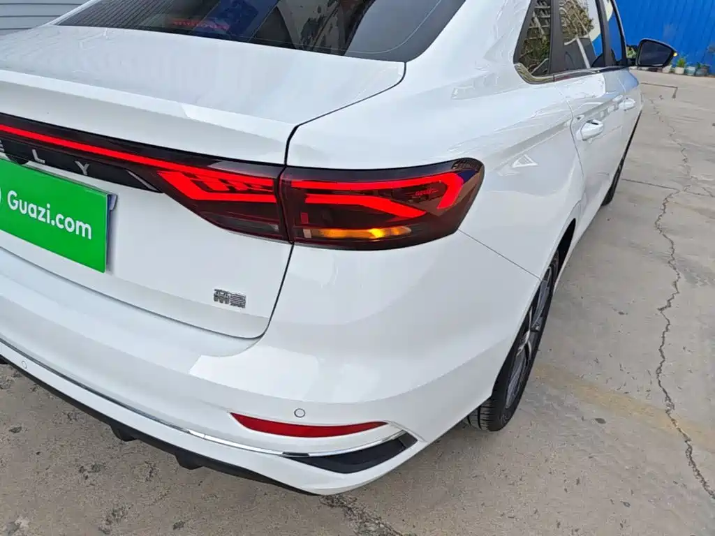 Geely Emgrand — миниатюра 8