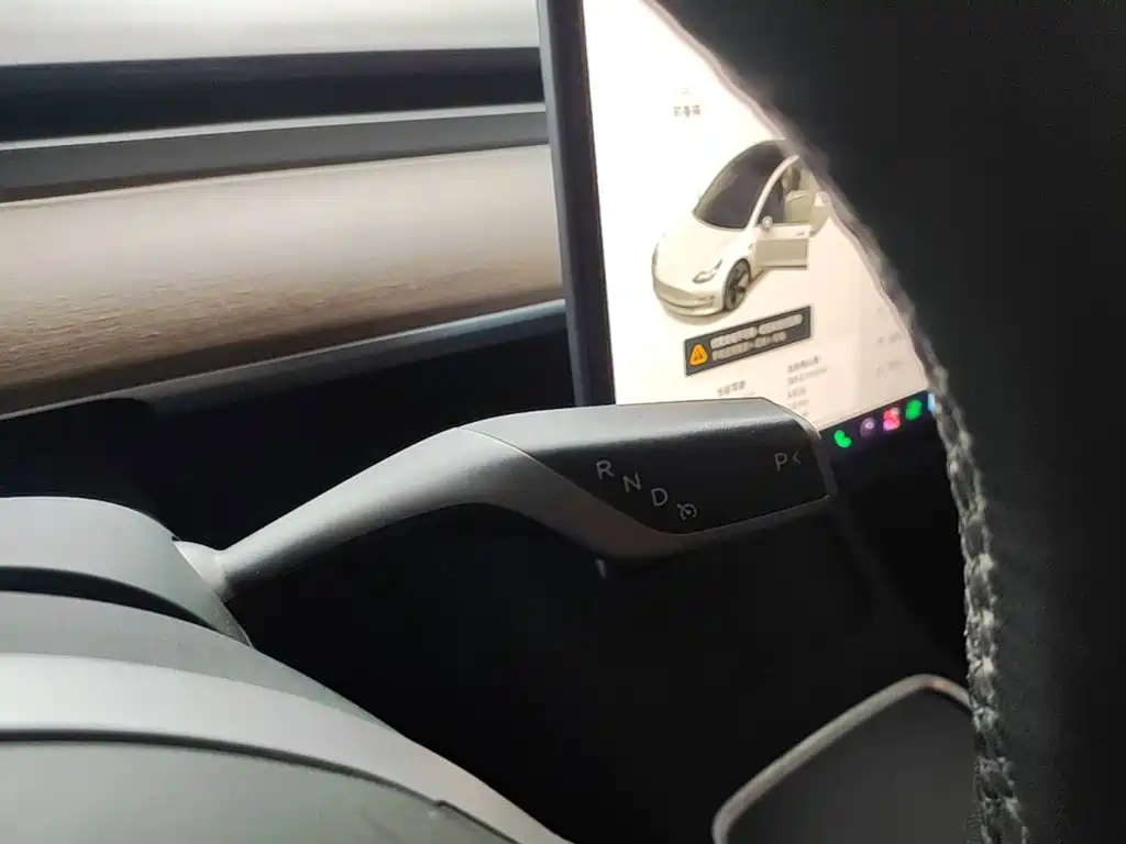 Tesla Model 3 — миниатюра 14