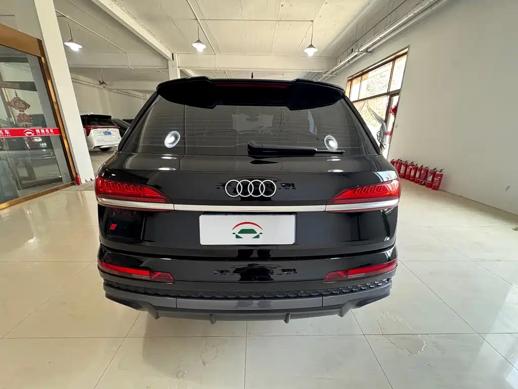 Audi Q7 — миниатюра 4