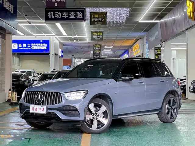 MERCEDES-BENZ GLC