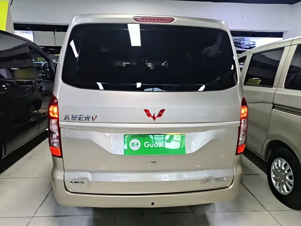 Wuling Hongguang V — миниатюра 6