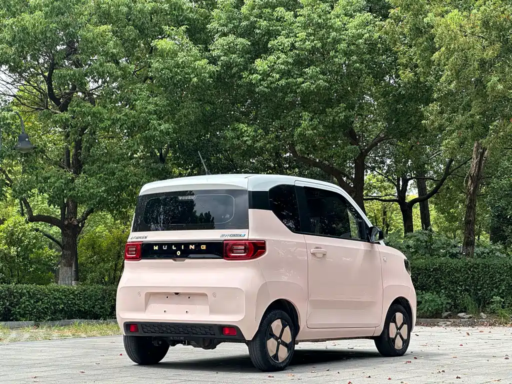 Wuling MINIEV — миниатюра 6