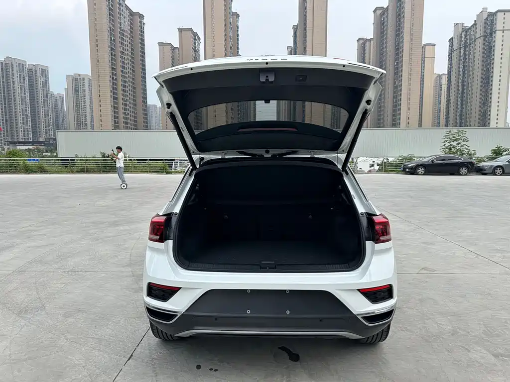 Volkswagen T-Roc — миниатюра 20