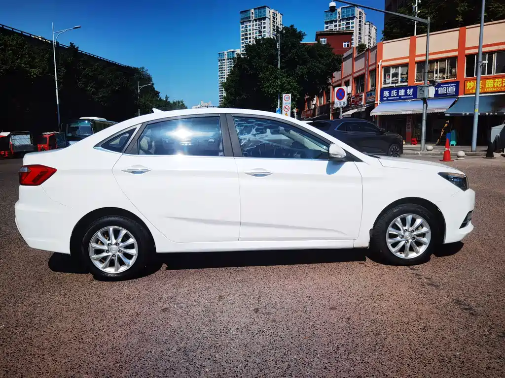 Changan V7 — миниатюра 4