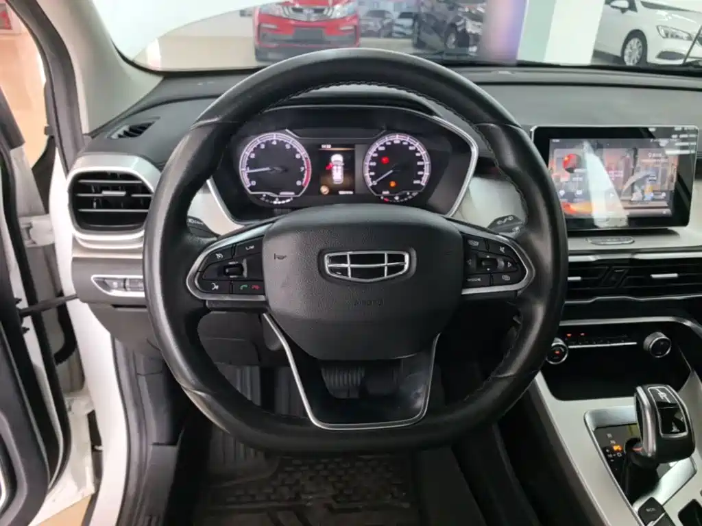 Geely Binyue — миниатюра 11