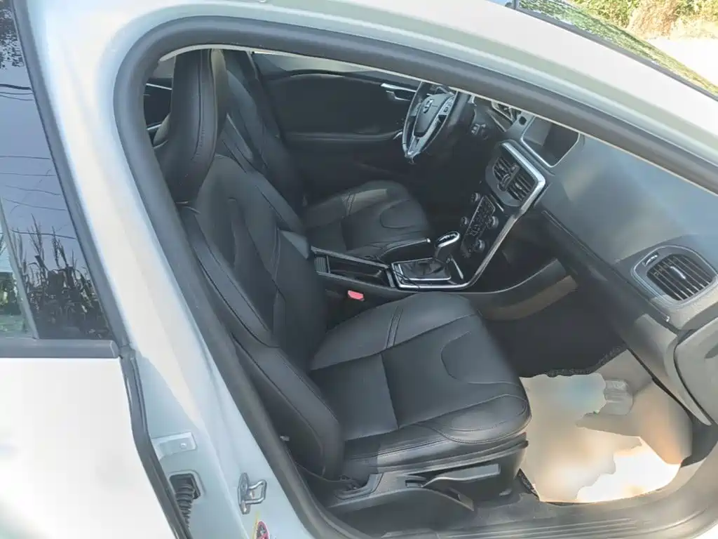 Volvo V40 — миниатюра 25