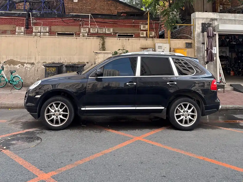Porsche Cayenne — миниатюра 3