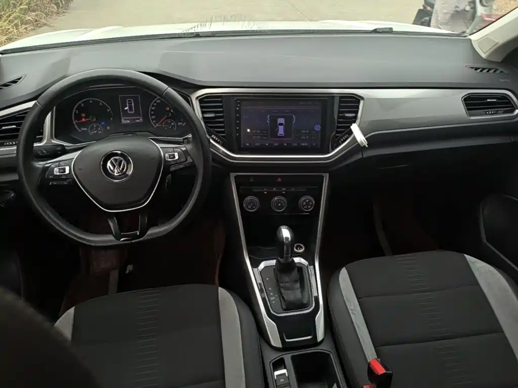 Volkswagen T-Roc — миниатюра 10