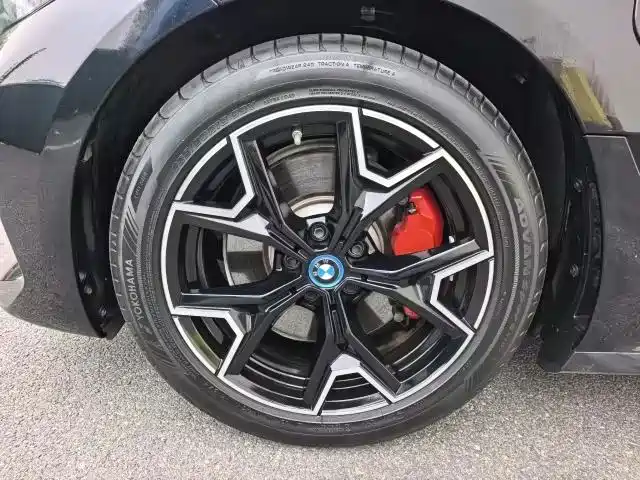 BMW i3 — миниатюра 12