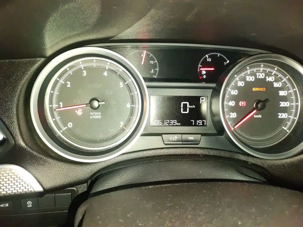 Peugeot 408 — миниатюра 7