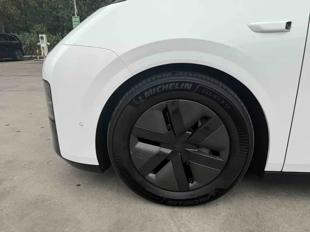 Li Auto Li MEGA — миниатюра 13