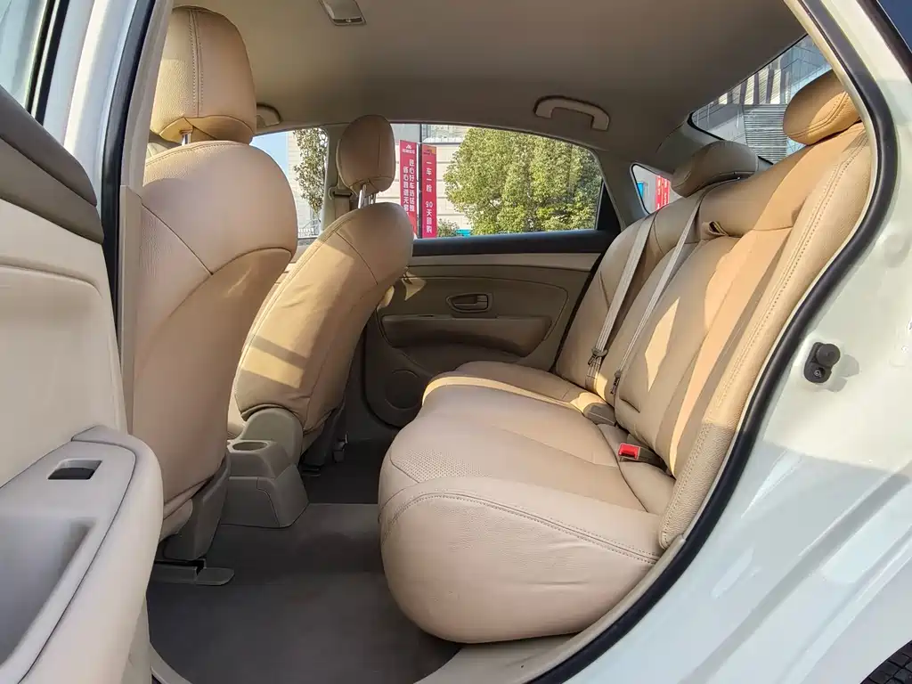 Nissan Sylphy — миниатюра 10