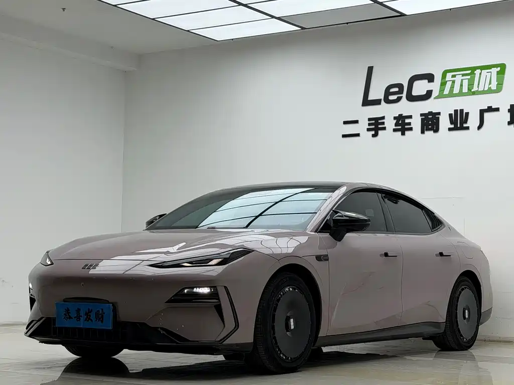 GEELY GALAXY GALAXY E8