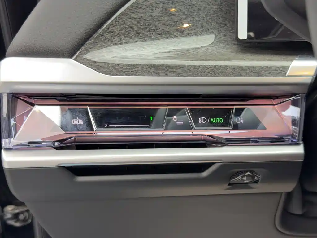 BMW i7 — миниатюра 17