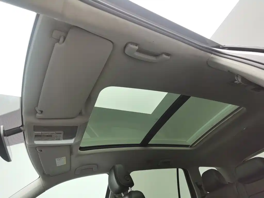 Volkswagen Teramont — миниатюра 14