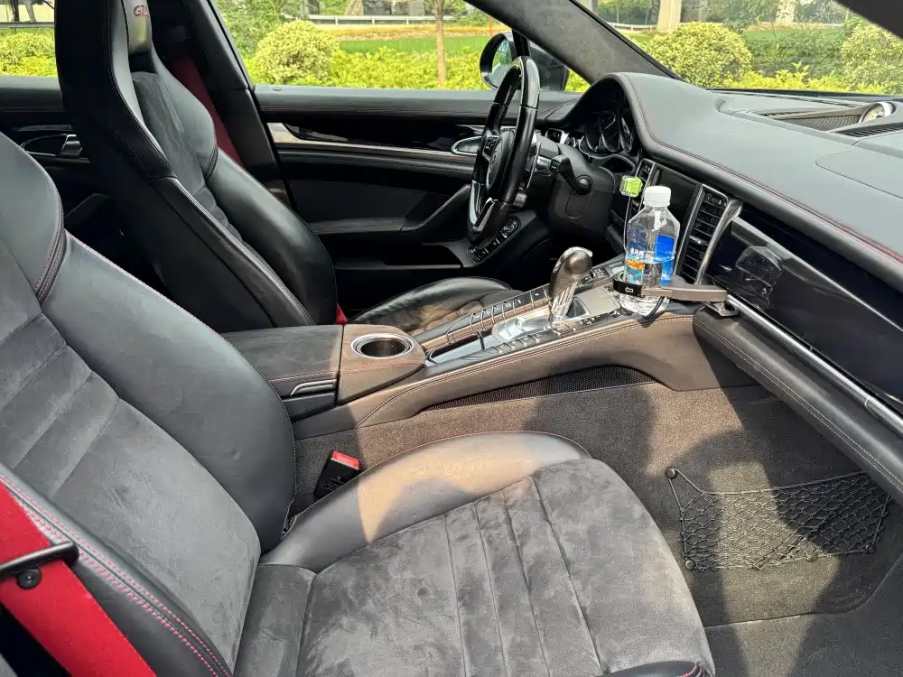 Porsche Panamera 2012 Panamera GTS 4.8L