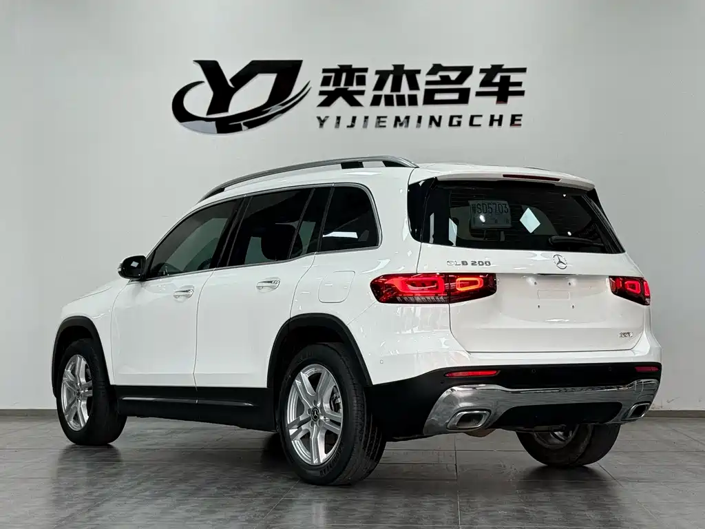 Mercedes-Benz GLB — миниатюра 9