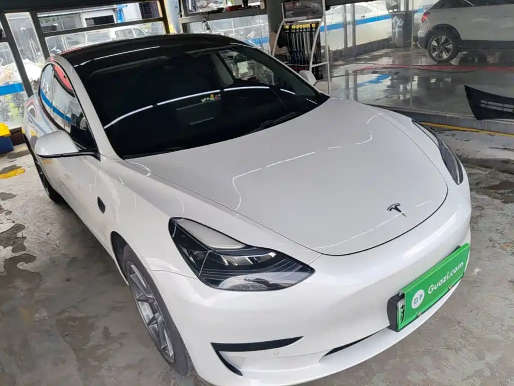 Tesla Model 3 — миниатюра 4