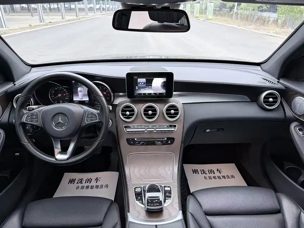 Mercedes-Benz GLC 2019 GLC 300 L 4MATIC