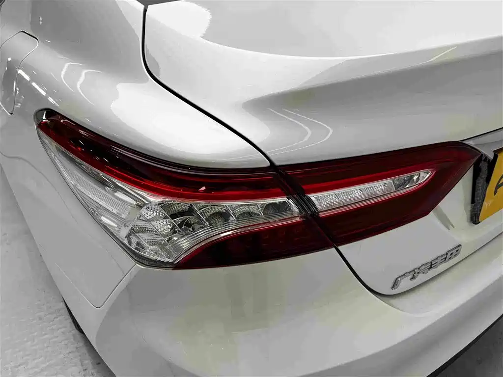 Toyota Camry — миниатюра 14