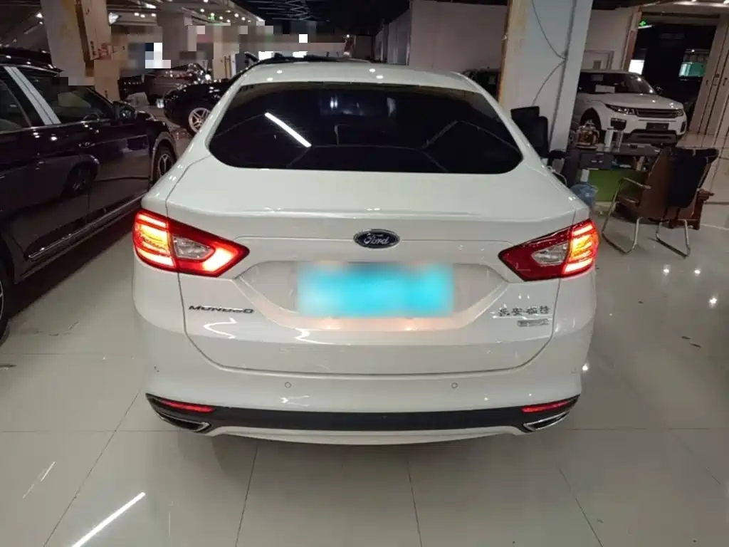 Ford Mondeo — миниатюра 6