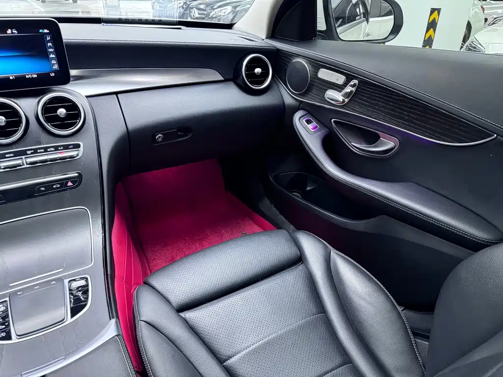 Mercedes-Benz C-Class — миниатюра 8