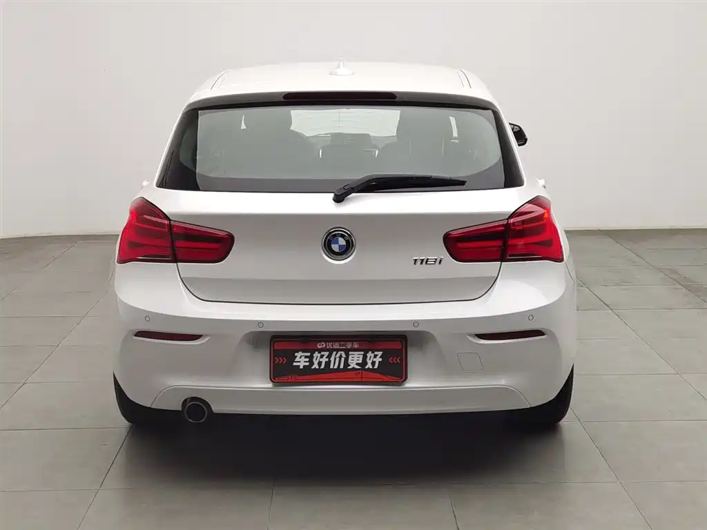 BMW 1 SERIES