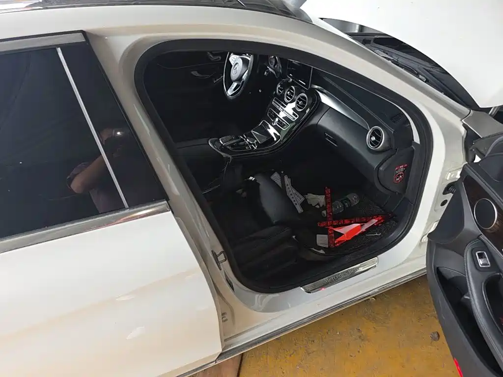 Mercedes-Benz C-Class — миниатюра 9