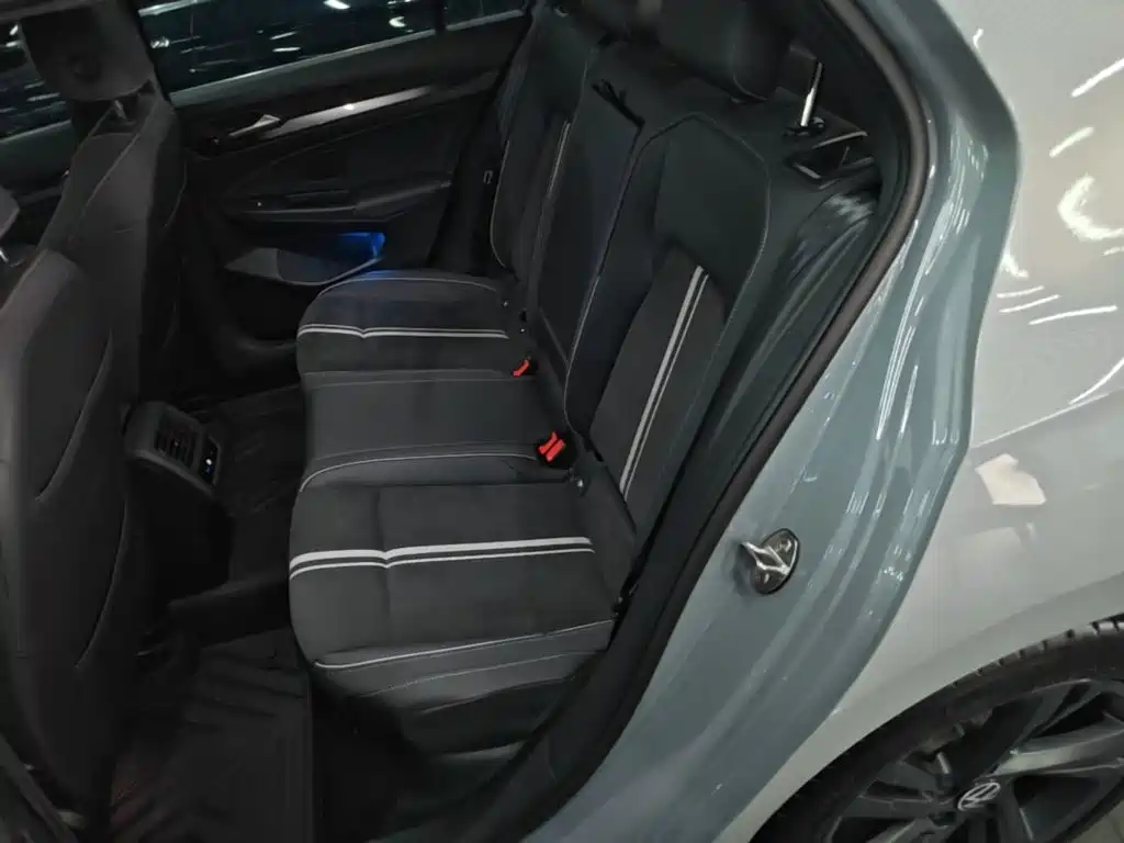 Volkswagen Golf — миниатюра 17