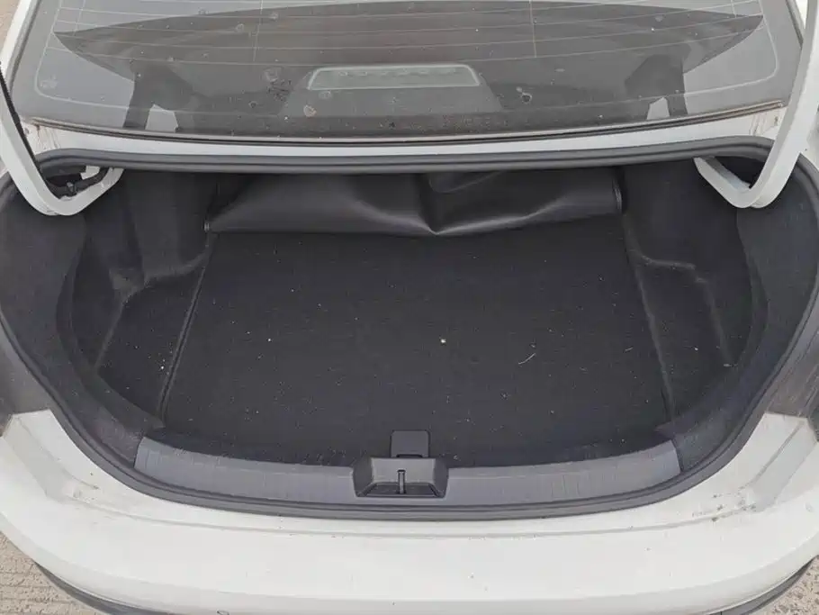 Volkswagen Sagitar — миниатюра 4