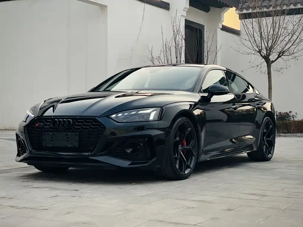 AUDI RS 5