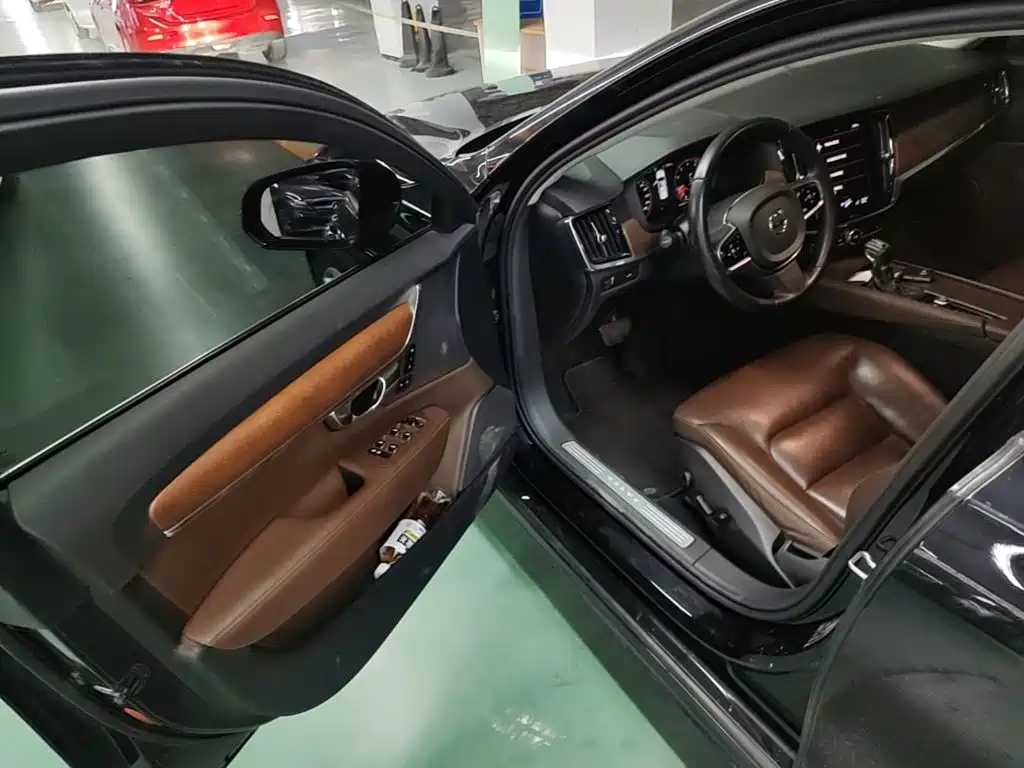 Volvo S90 — миниатюра 16