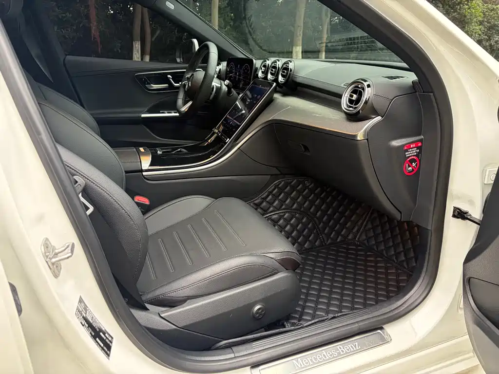 Mercedes-Benz C-Class — миниатюра 16