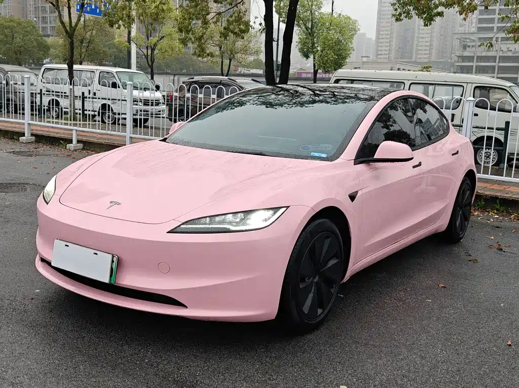 Tesla Model 3 2024