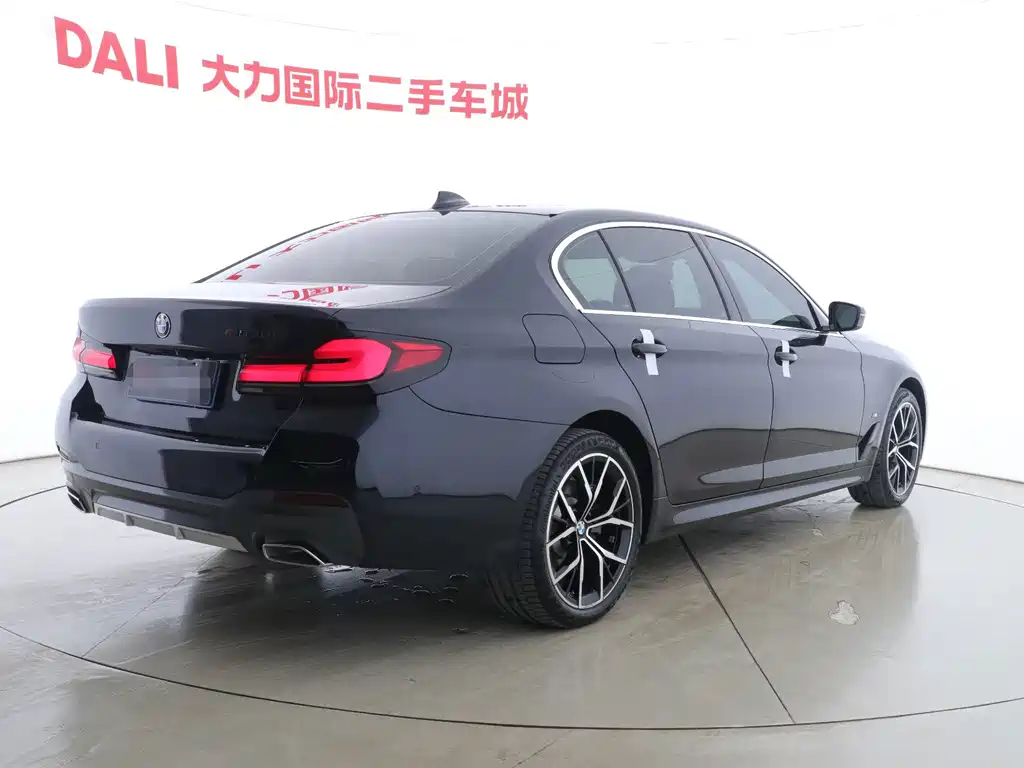 BMW 5 Series — миниатюра 22