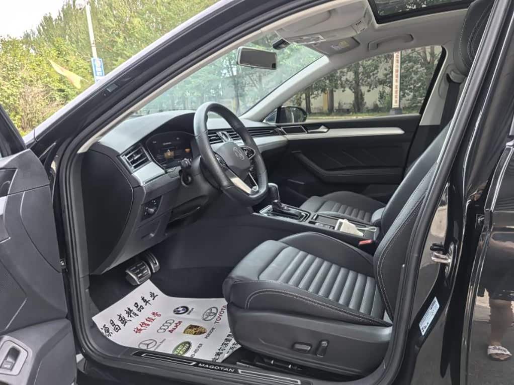 Volkswagen Magotan 1.4 л 2025 г. Чёрный, пробег 28000 км