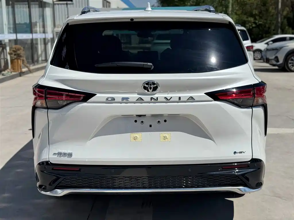 Toyota Granvia 2026 2.5L Luxury