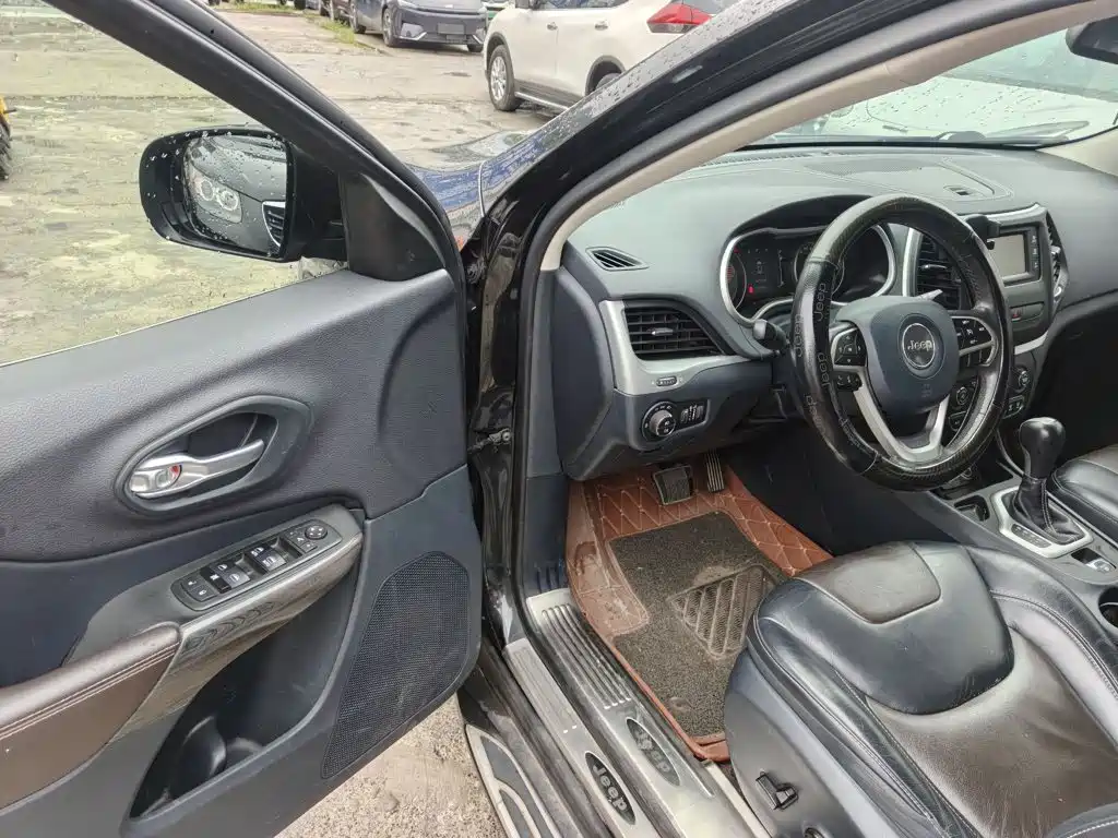 Jeep Cherokee — миниатюра 16