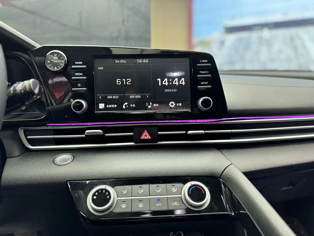 Hyundai Elantra — миниатюра 14